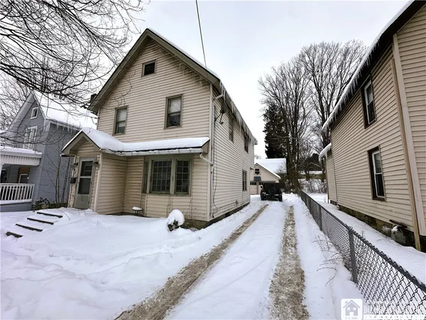 $1,150 | 481 Fairmount Avenue, Ellicott, NY 14701