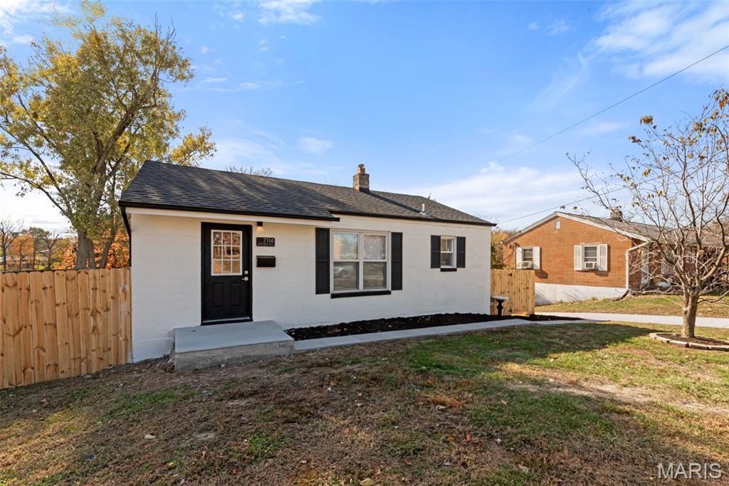 7114 Heege Road St. Louis, MO 63123 - Photo 3 of 30