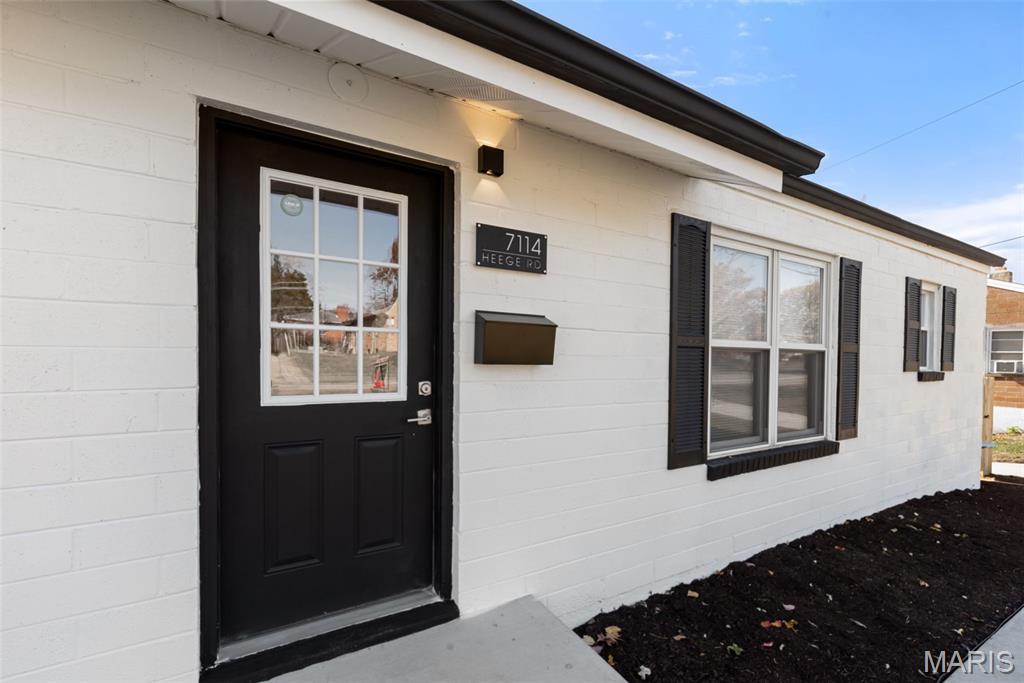 7114 Heege Road St. Louis, MO 63123 - Photo 4 of 30