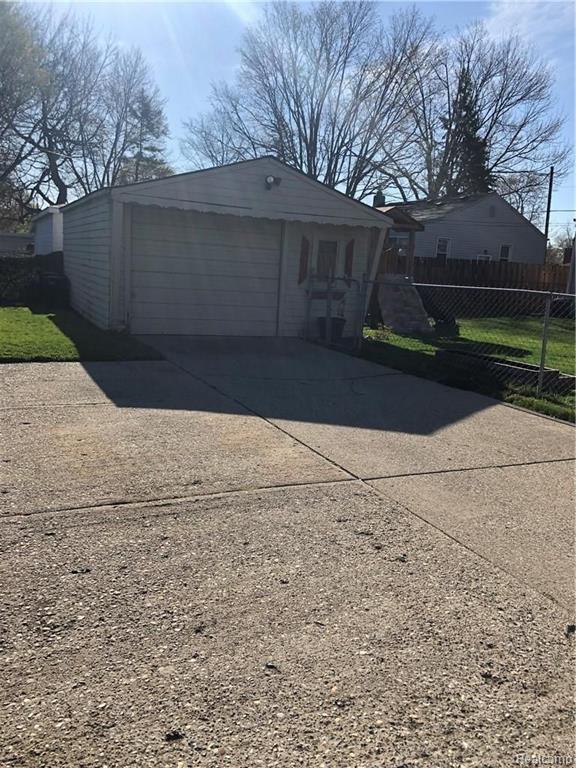 17611 Twelve Mile Road Roseville, MI 48066 - Photo 7 of 30 Gallery Image 7