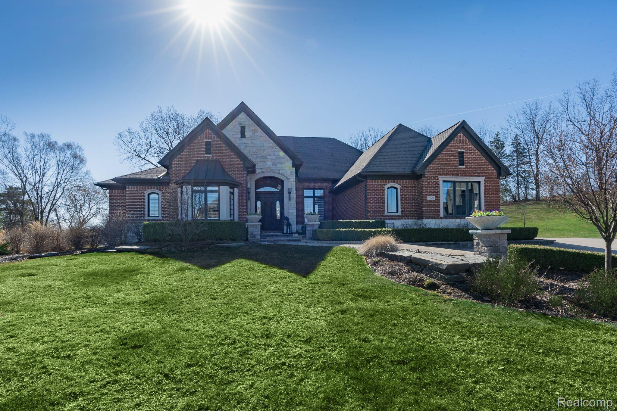 599 Wellington Circle Rochester, MI 48309 - Photo 2 of 39