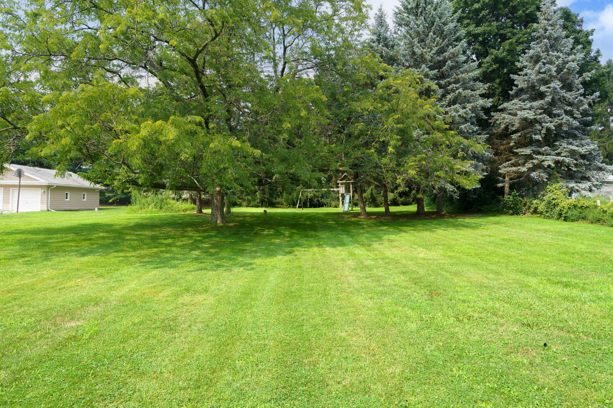 10995 East Prior Road Durand, MI 48429 - Photo 4 of 22 7-web-or-mls-Exteriors (07 of 11)