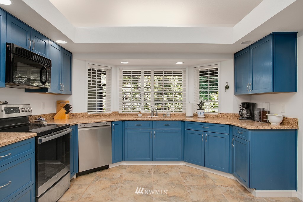 1882 Woods Road Southeast Port Orchard, WA 98366 - Photo 11 of 30 Gallery Image 11