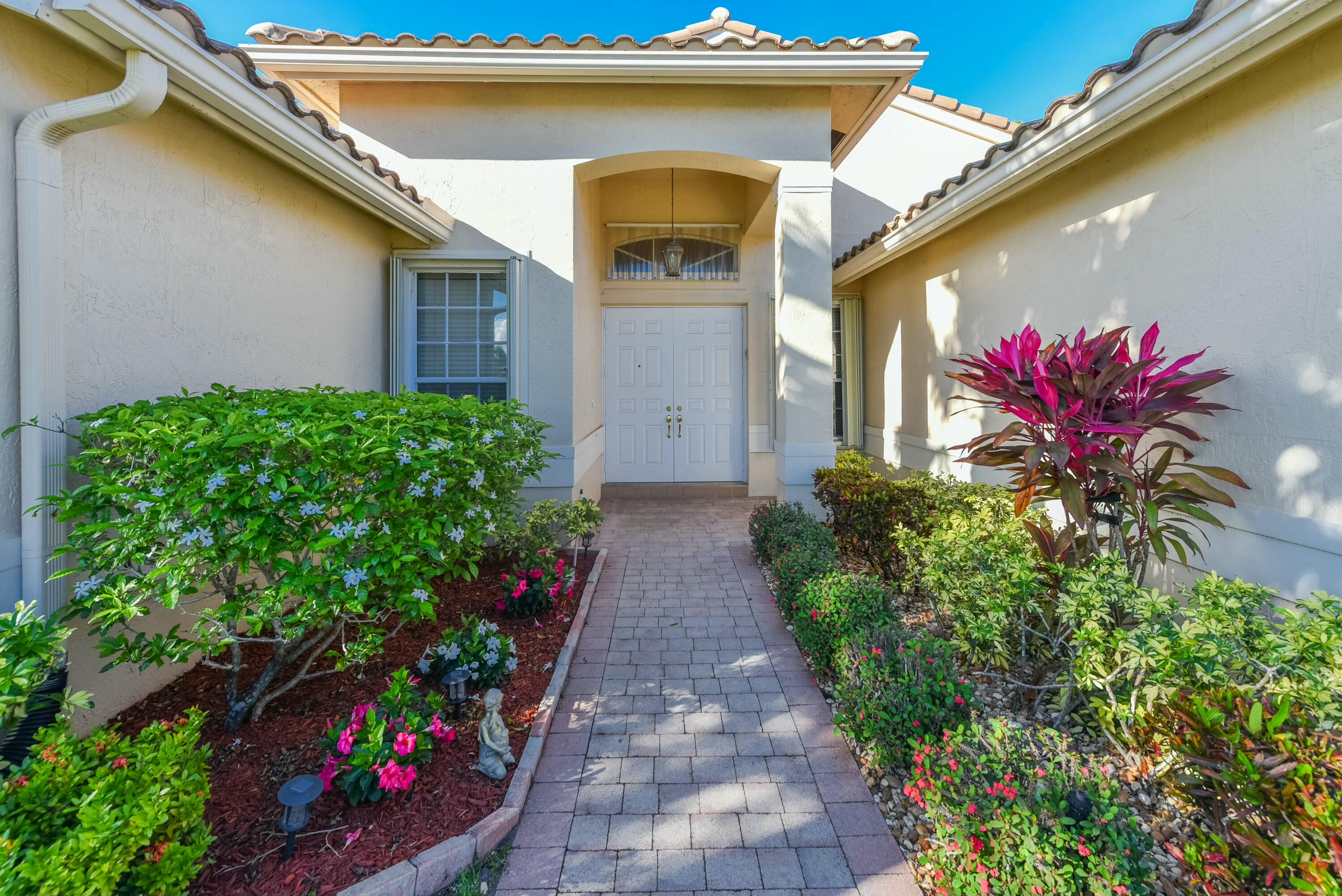 6549 Garde Road Boynton Beach, FL 33472 - Photo 3 of 59 tempImageW1o3TG
