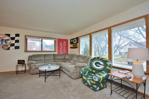 $424,900 | 5727 West Wisconsin Avenue, Unit 5729, Wauwatosa, WI 53213