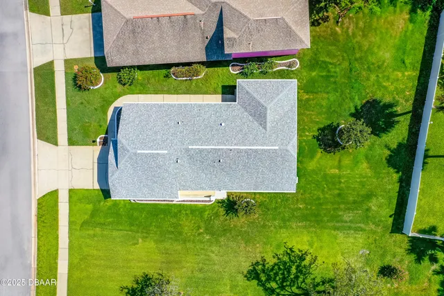 a view of an outdoor space