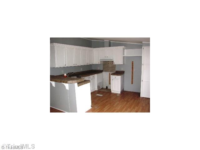 107 Rendezvous Mountain Road Purlear, NC 28665 - Photo 2 of 12 Kitchen.