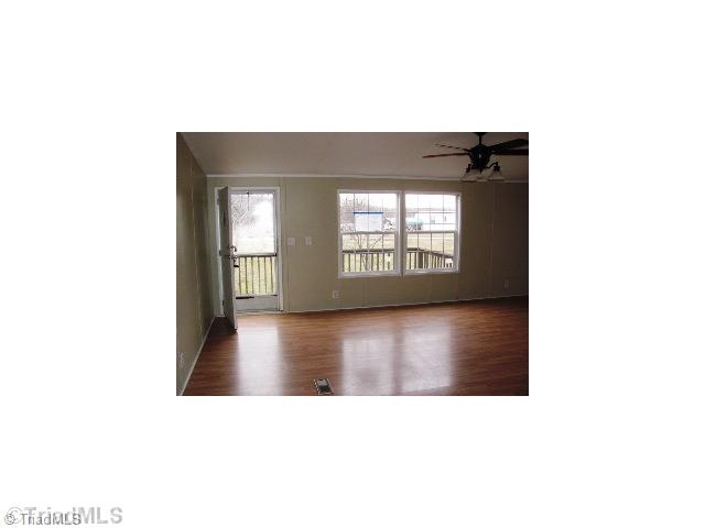 107 Rendezvous Mountain Road Purlear, NC 28665 - Photo 4 of 12 Living Room.