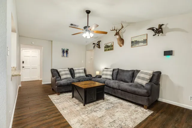 $252,000 | 239 Lakewood Drive, Clute, TX 77531