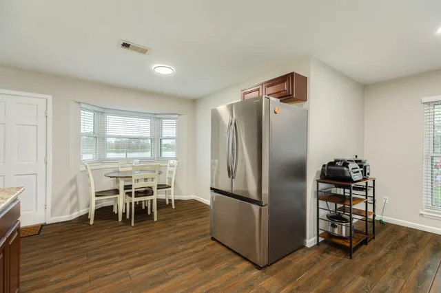 $252,000 | 239 Lakewood Drive, Clute, TX 77531