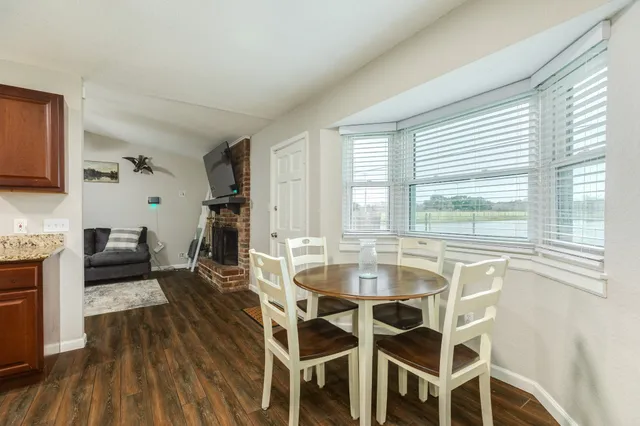 $252,000 | 239 Lakewood Drive, Clute, TX 77531