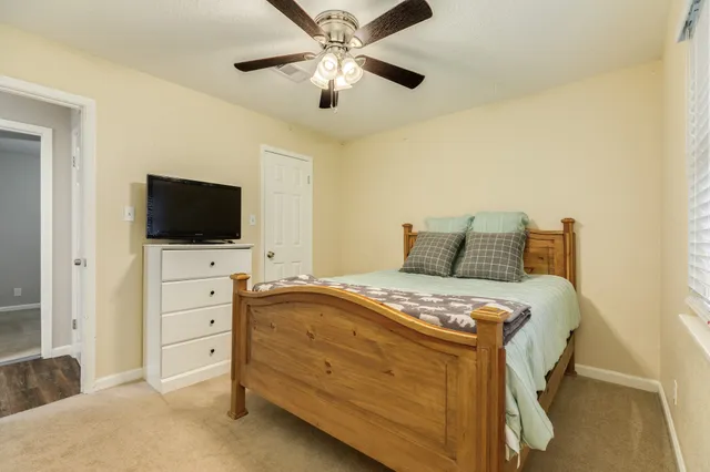 $252,000 | 239 Lakewood Drive, Clute, TX 77531