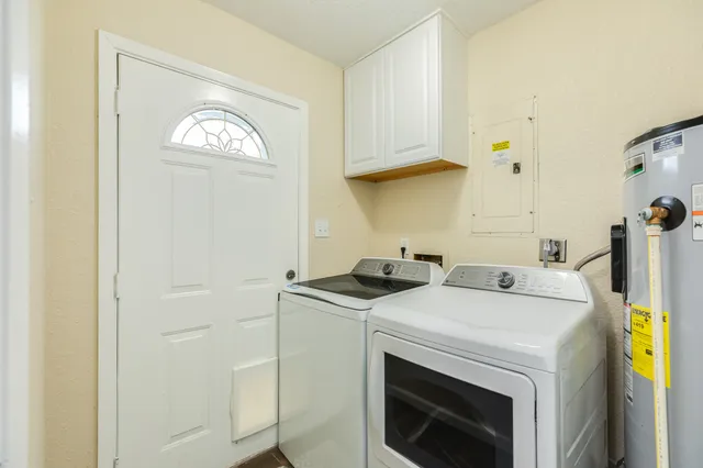 $252,000 | 239 Lakewood Drive, Clute, TX 77531