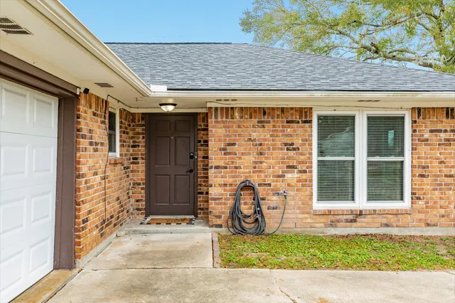 $252,000 | 239 Lakewood Drive, Clute, TX 77531