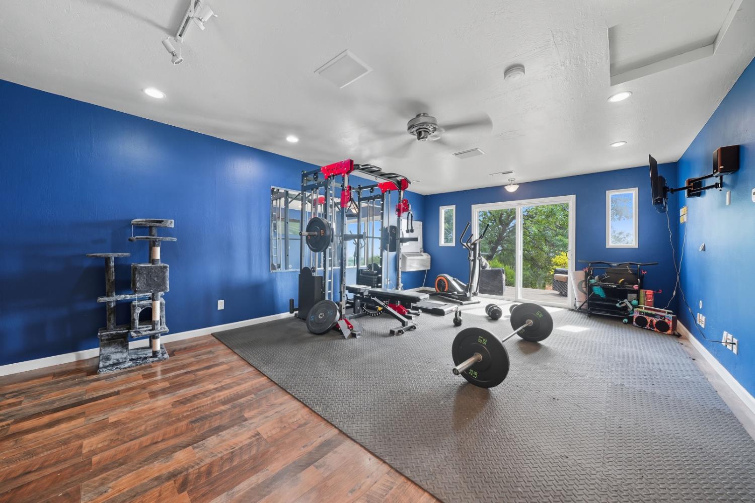 10285 Ponderosa Way Jackson, CA 95642 - Photo 45 of 84 a view of a room with gym equipment