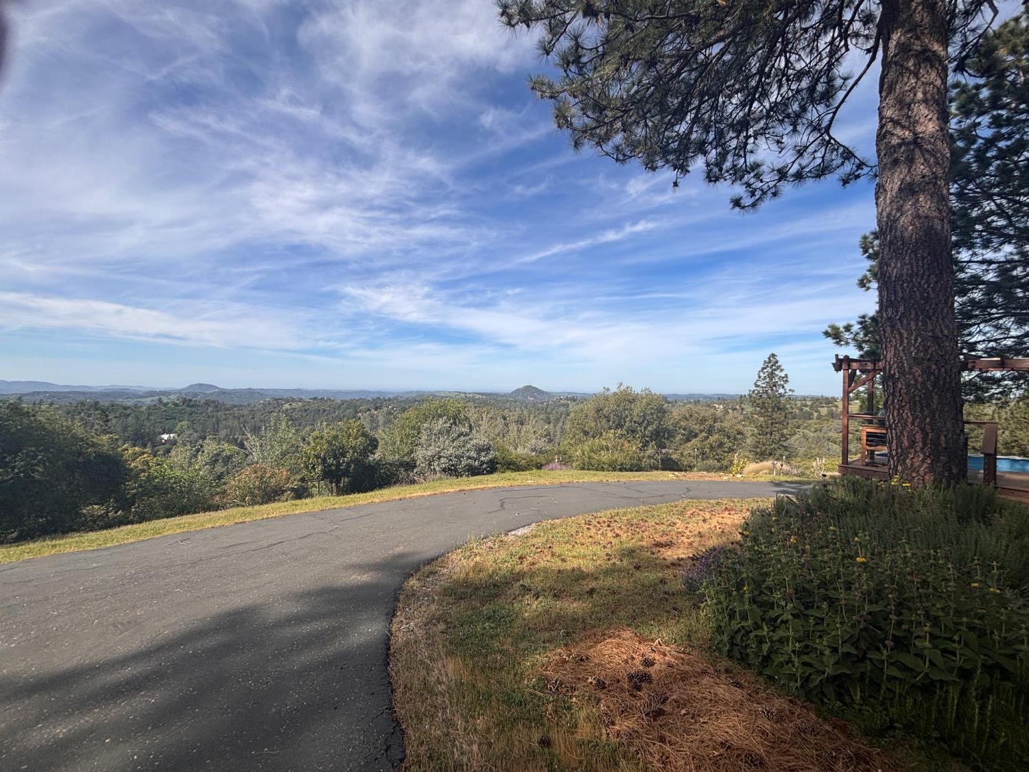 10285 Ponderosa Way Jackson, CA 95642 - Photo 51 of 84 a view of an lake and mountain