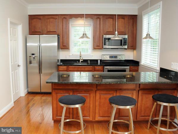 16710 Oak Hill Road Silver Spring, MD 20905 - Photo 2 of 29 Kitchen