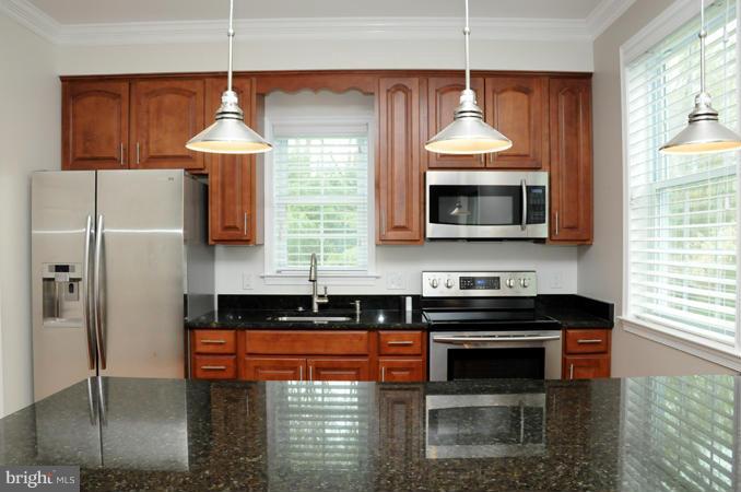 16710 Oak Hill Road Silver Spring, MD 20905 - Photo 3 of 29 Kitchen