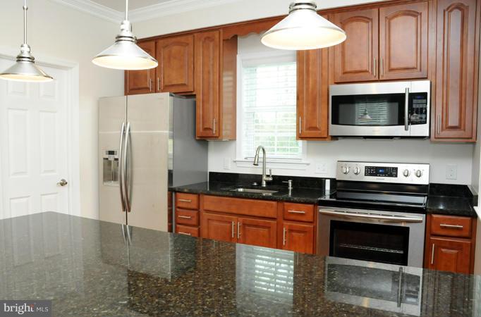 16710 Oak Hill Road Silver Spring, MD 20905 - Photo 4 of 29 Kitchen