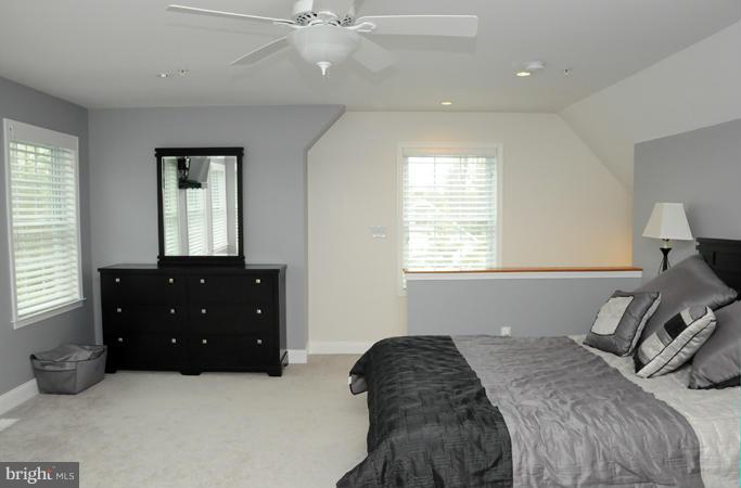 16710 Oak Hill Road Silver Spring, MD 20905 - Photo 9 of 29 Bedroom (Master)