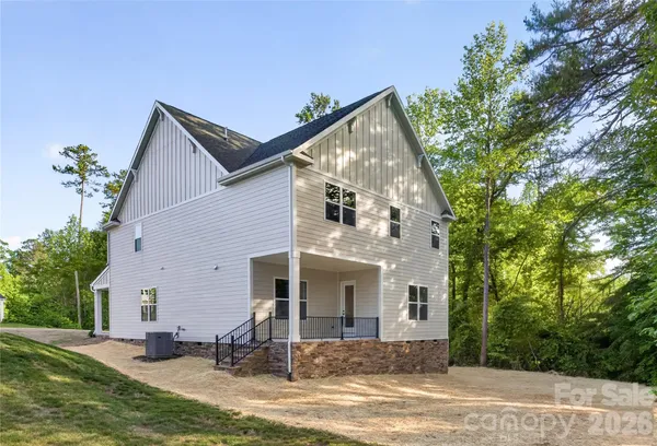 $550,000 | 3883 12th Street Northeast, Hickory, NC 28601