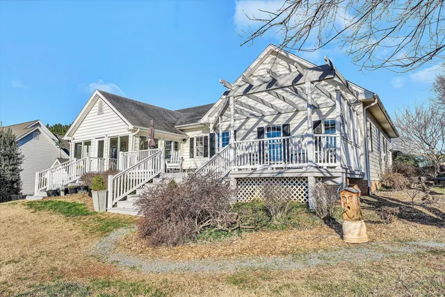 $499,900 | 395 Chestnut Creek Drive, Hardy, VA 24101