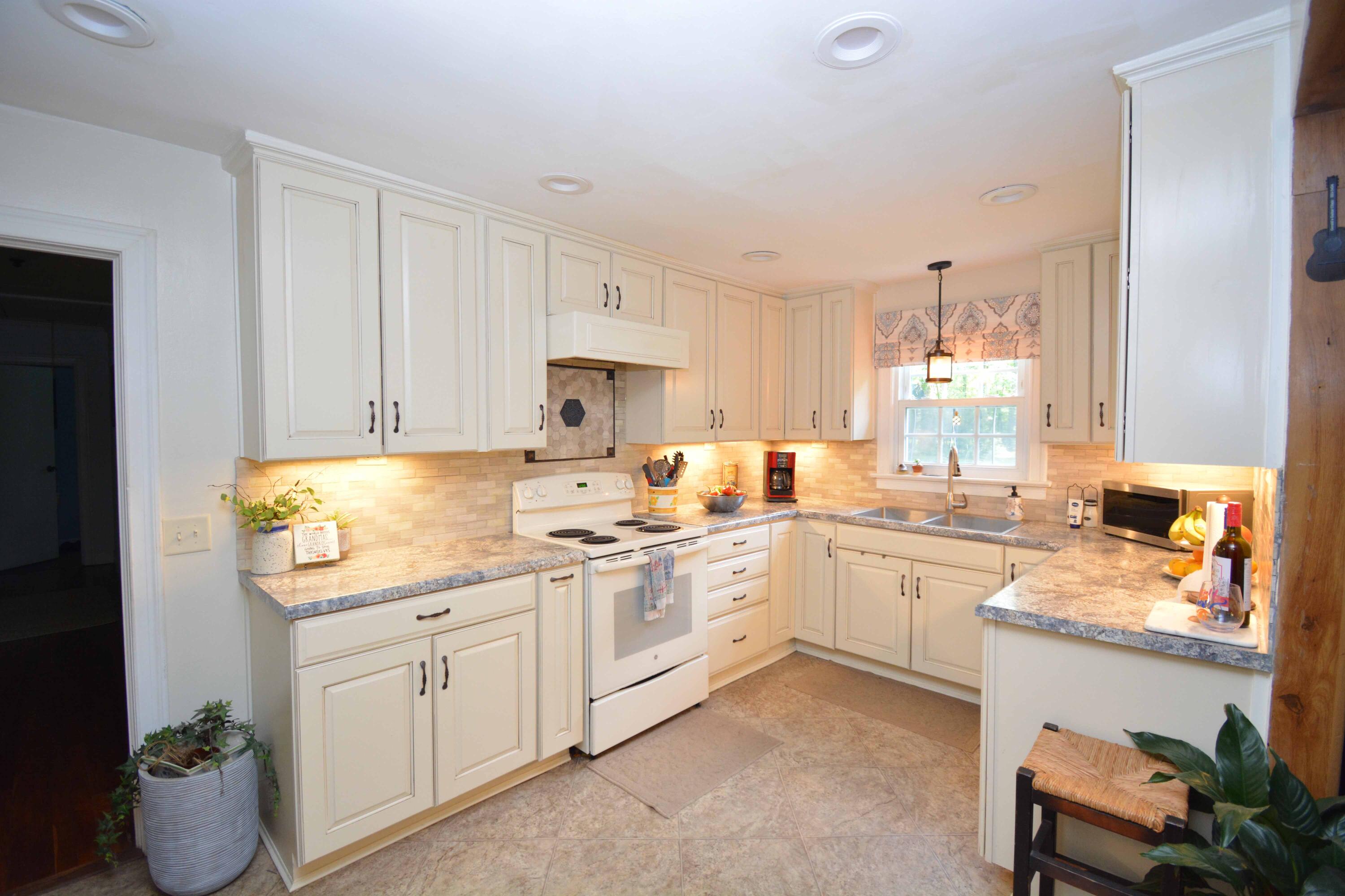 9432 Koester Road Ladson, SC 29456 - Photo 3 of 32 DSC_0055