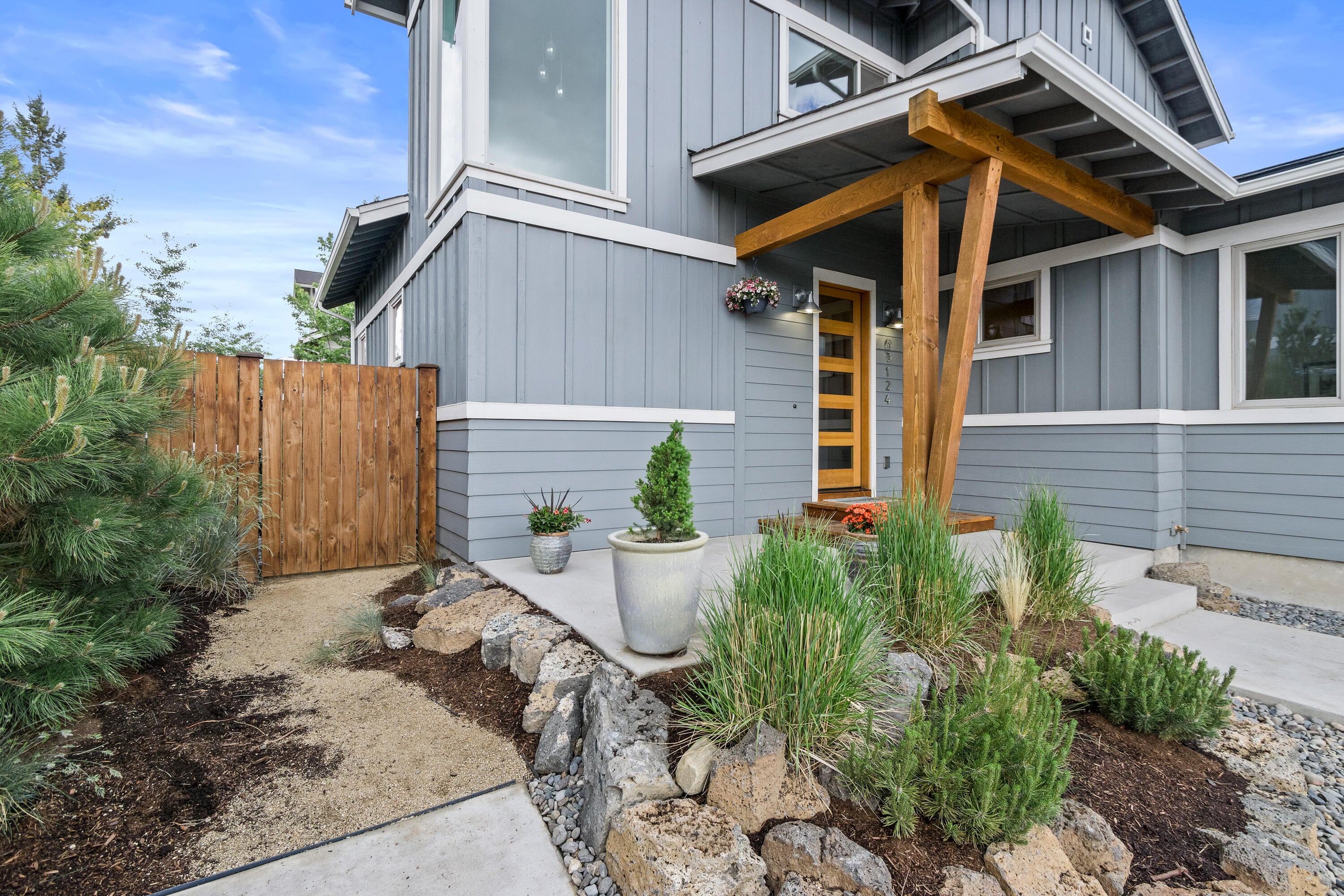 63124 Iner Loop Bend, OR 97701 - Photo 2 of 31 DSC08500
