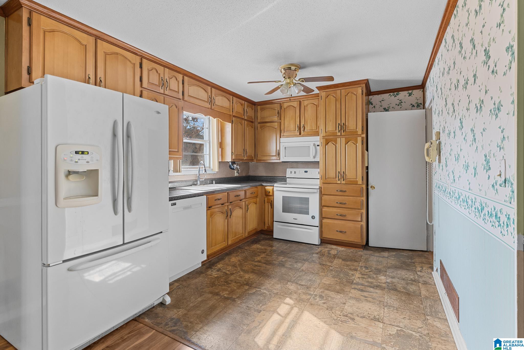 1812 Donafred Road Fultondale, AL 35068 - Photo 3 of 21