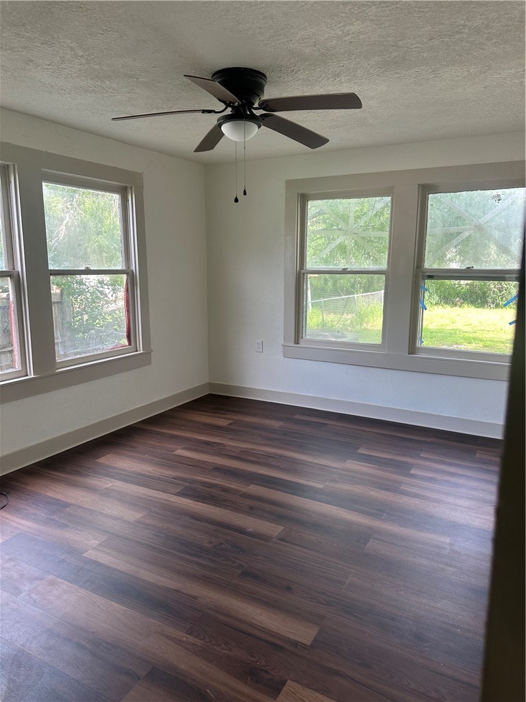 215 West Heard Street Refugio, TX 78377 - Photo 16 of 26