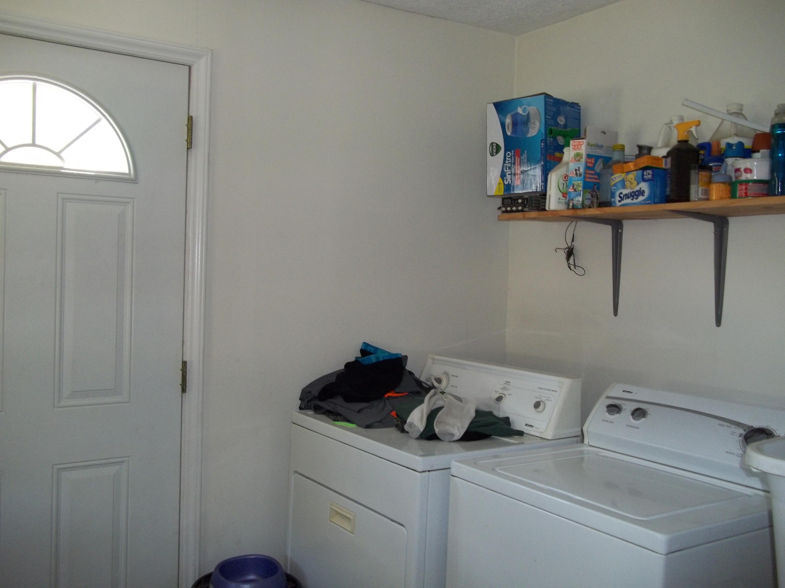 852 Brewster Road Alcoa, TN 37701 - Photo 8 of 17 Laundry room
