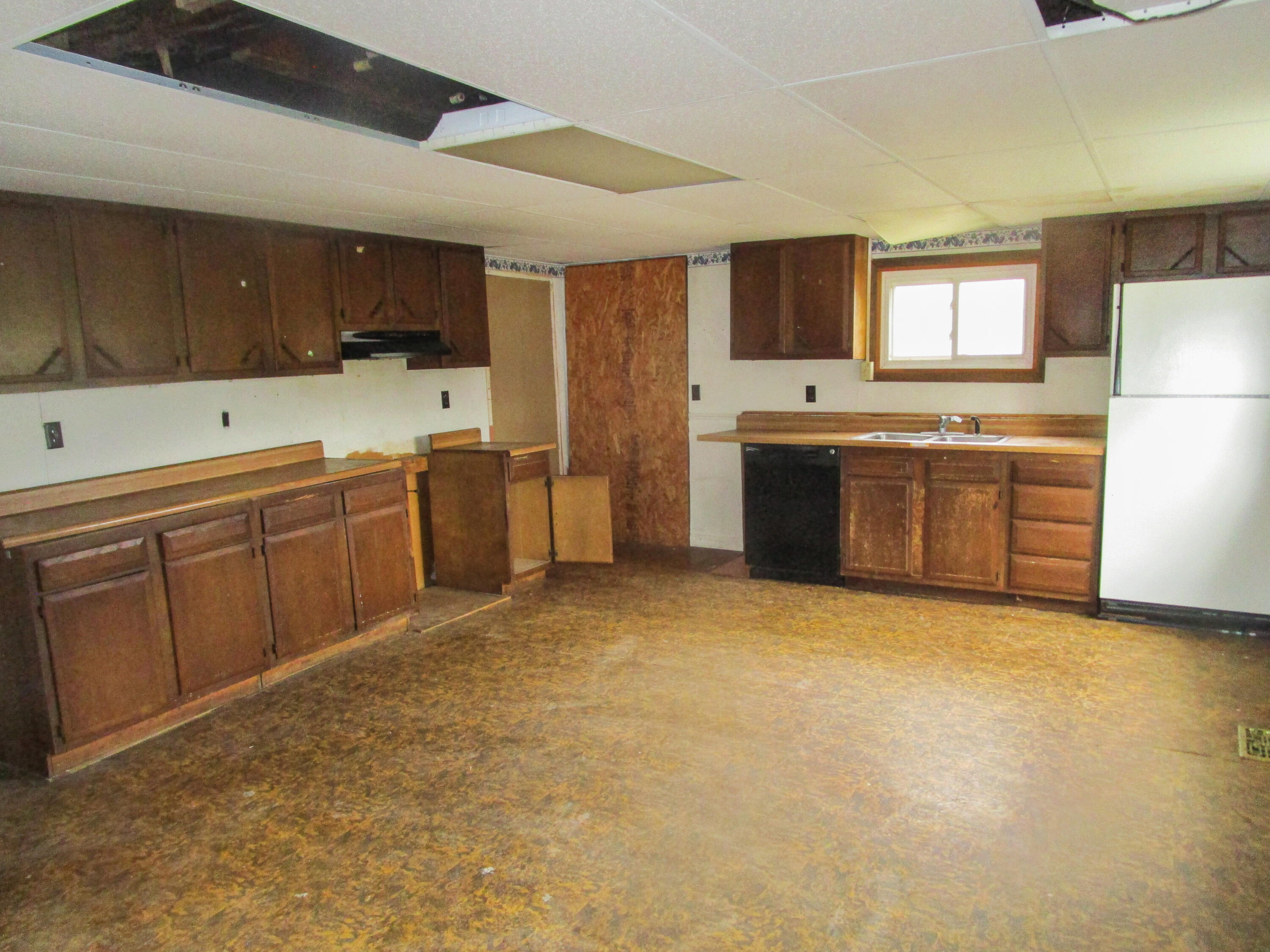 121 Stage Road Etna, ME 04434 - Photo 3 of 10 IMG_3965
