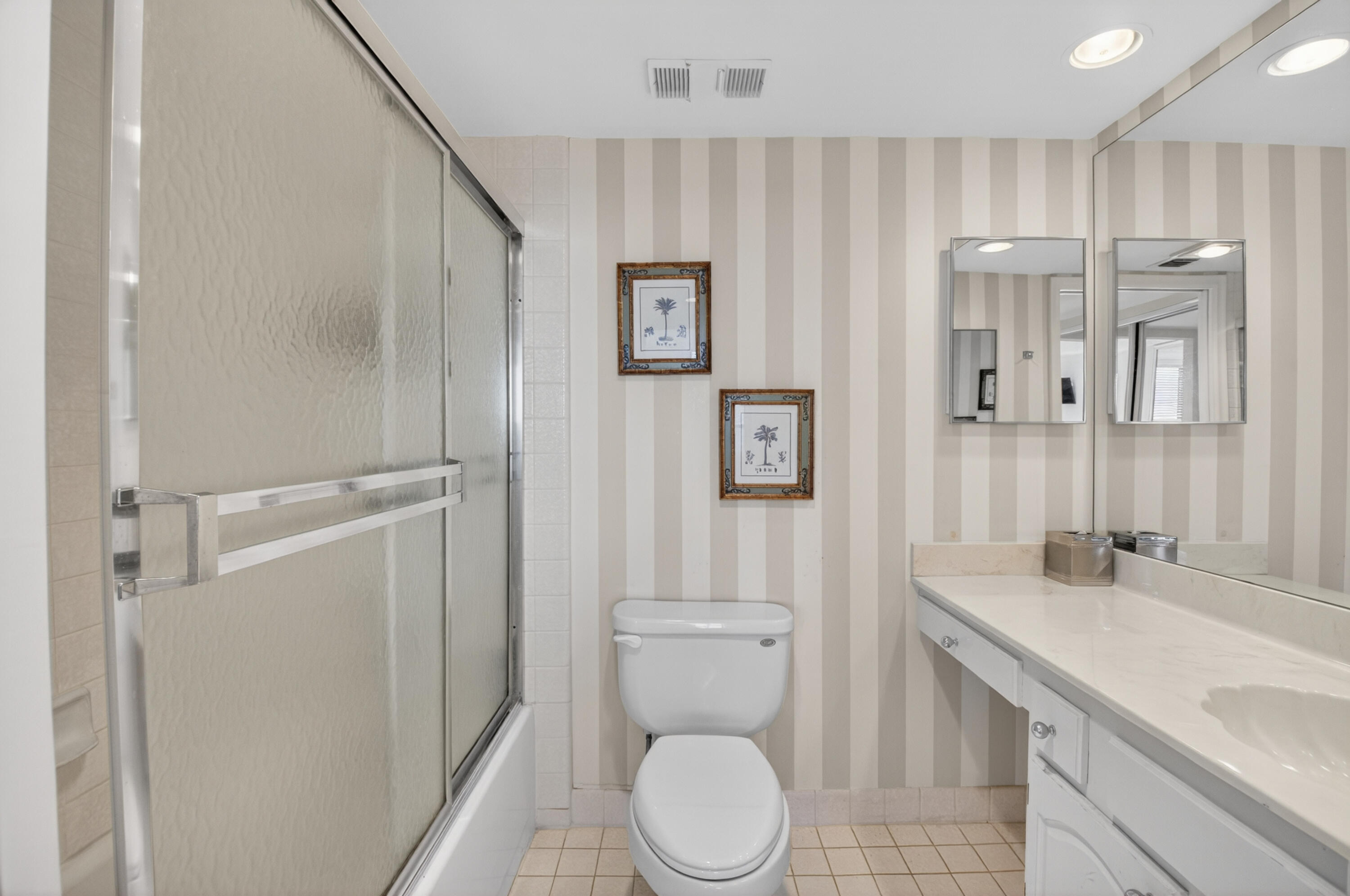 6797 Willow Wood Drive, Unit 6056 Boca Raton, FL 33434 - Photo 19 of 62 Primary Bath