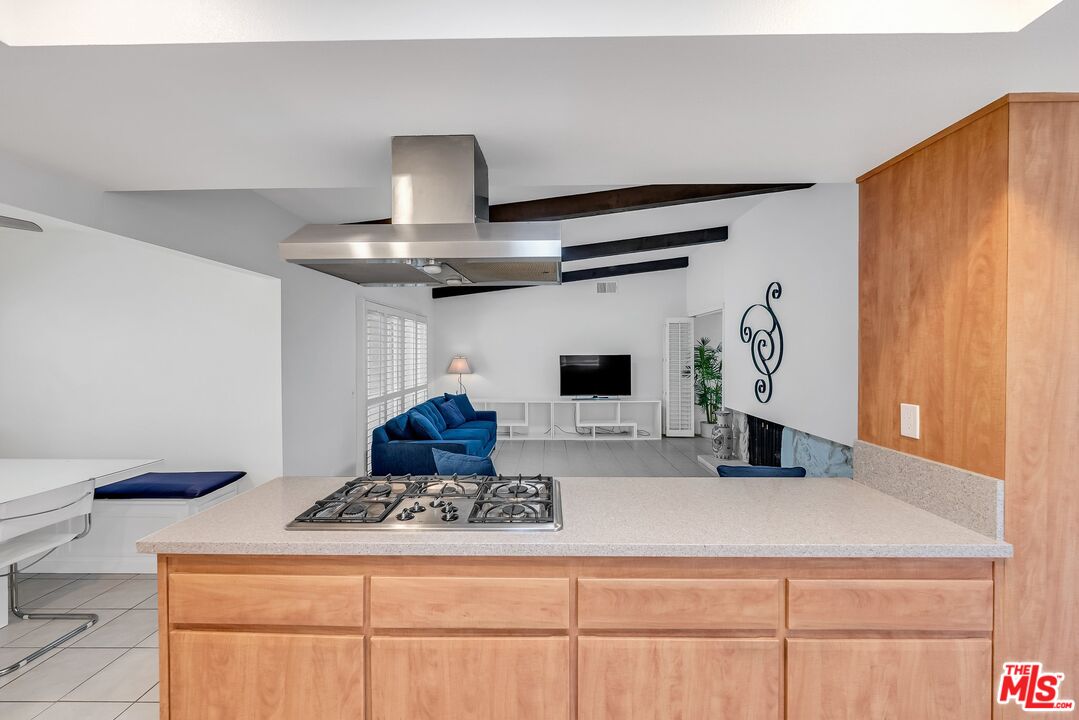 2774 Monticello Road Claremont, CA 91711 - Photo 14 of 34 a kitchen with a stove