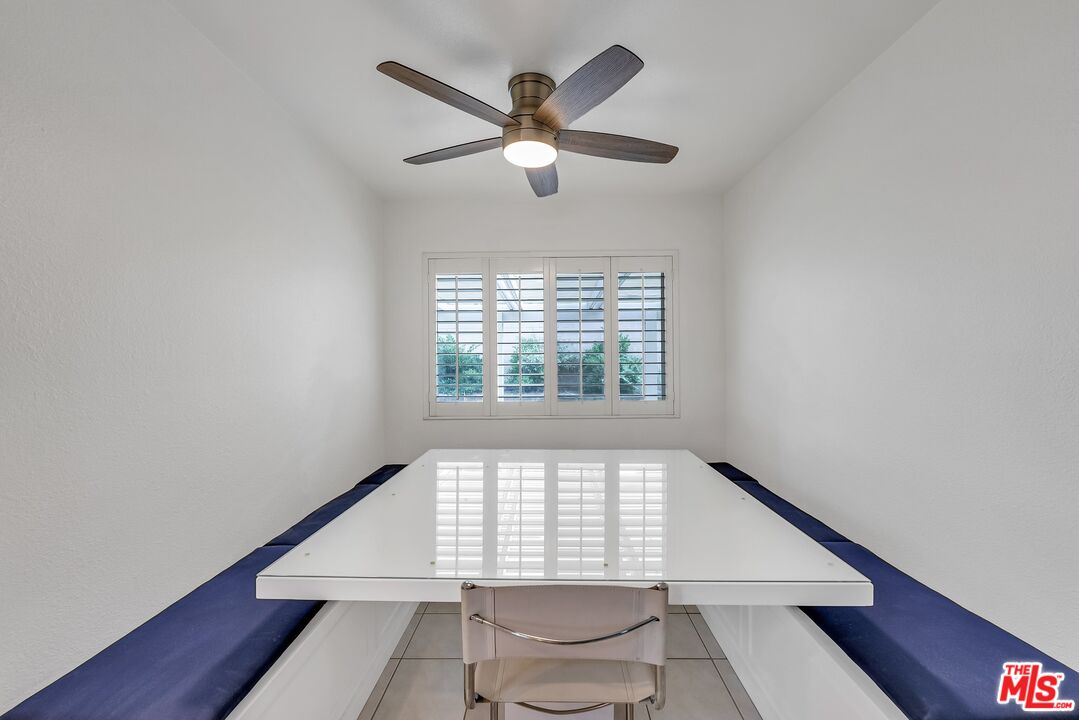 2774 Monticello Road Claremont, CA 91711 - Photo 15 of 34 an empty room with windows and ceiling fan