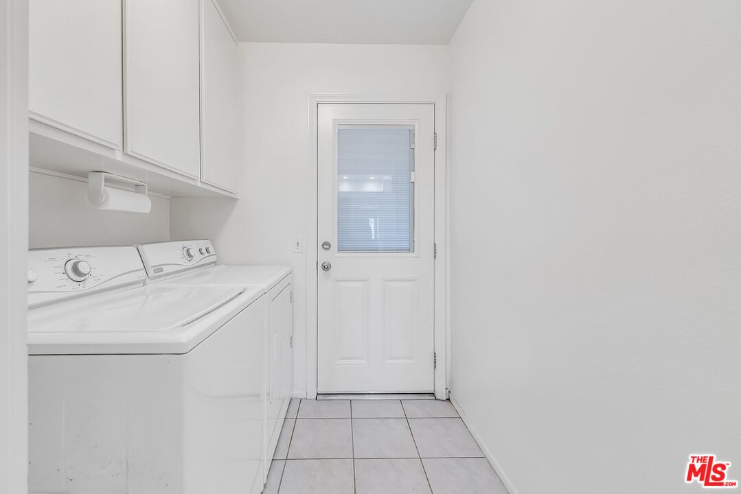 2774 Monticello Road Claremont, CA 91711 - Photo 26 of 34 a utility room with dryer and washer