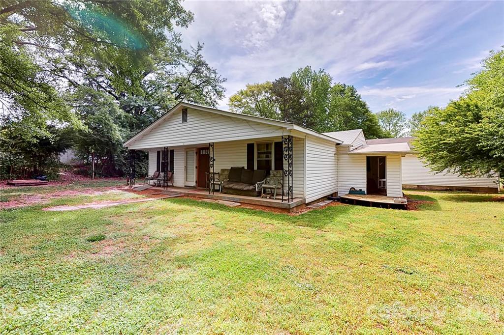 142 Cedar Oak Road Clover, SC 29710 - Photo 2 of 23 Gallery Image 2