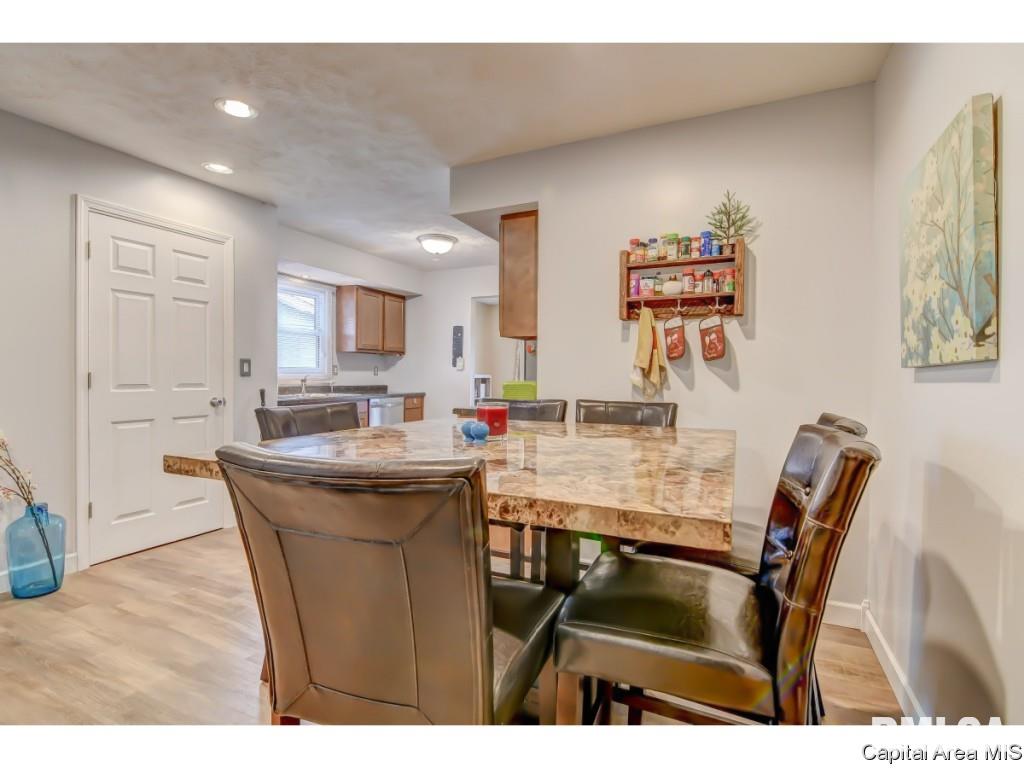 2633 Sarona Road Springfield, IL 62704 - Photo 13 of 36