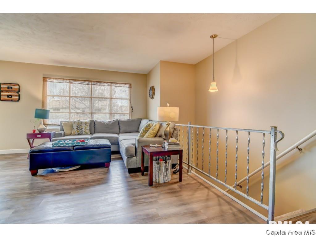 2633 Sarona Road Springfield, IL 62704 - Photo 3 of 36