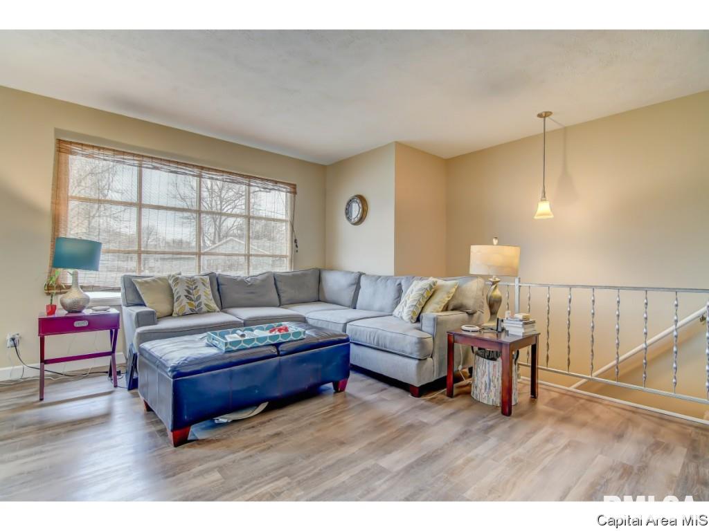 2633 Sarona Road Springfield, IL 62704 - Photo 4 of 36
