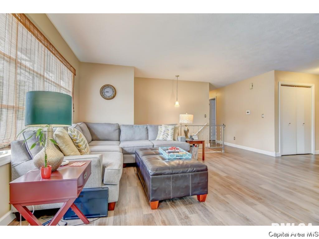 2633 Sarona Road Springfield, IL 62704 - Photo 5 of 36