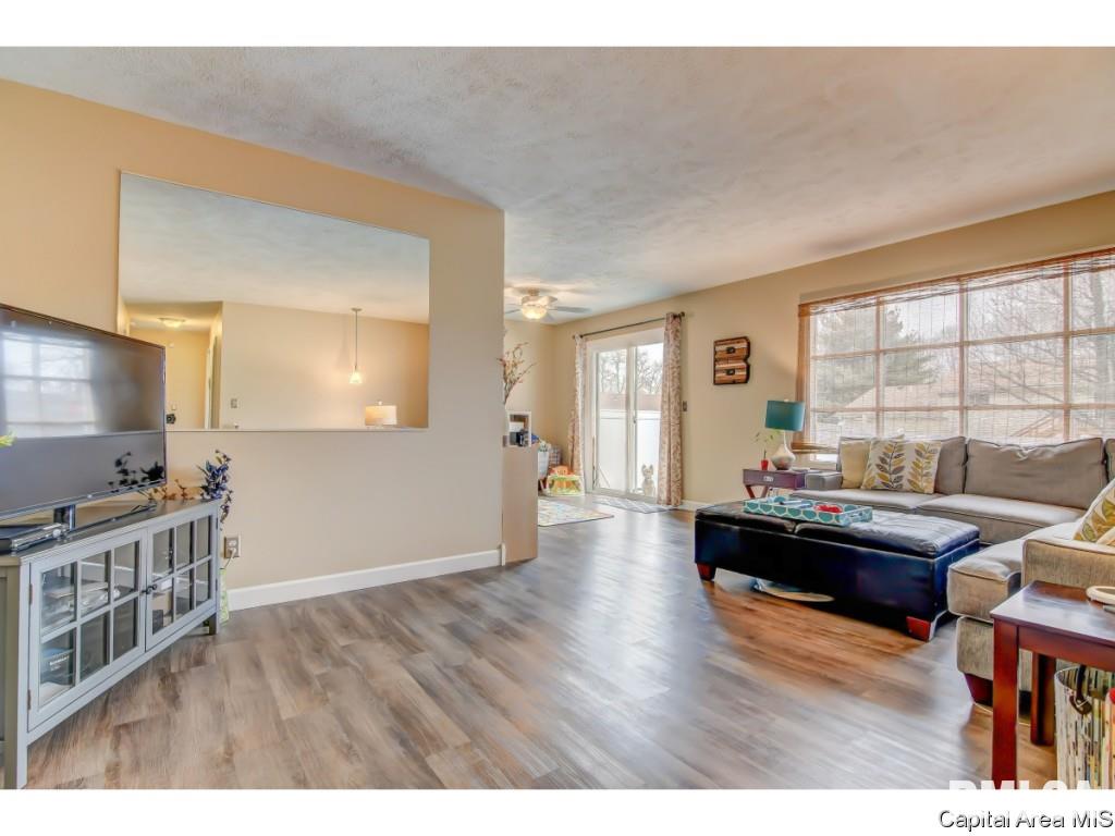 2633 Sarona Road Springfield, IL 62704 - Photo 6 of 36