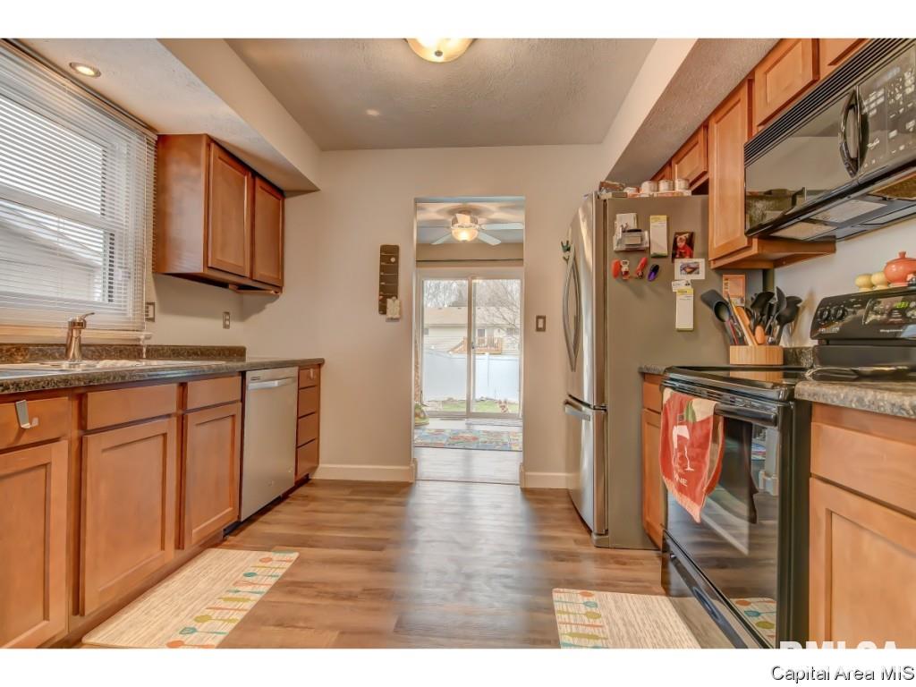 2633 Sarona Road Springfield, IL 62704 - Photo 10 of 36