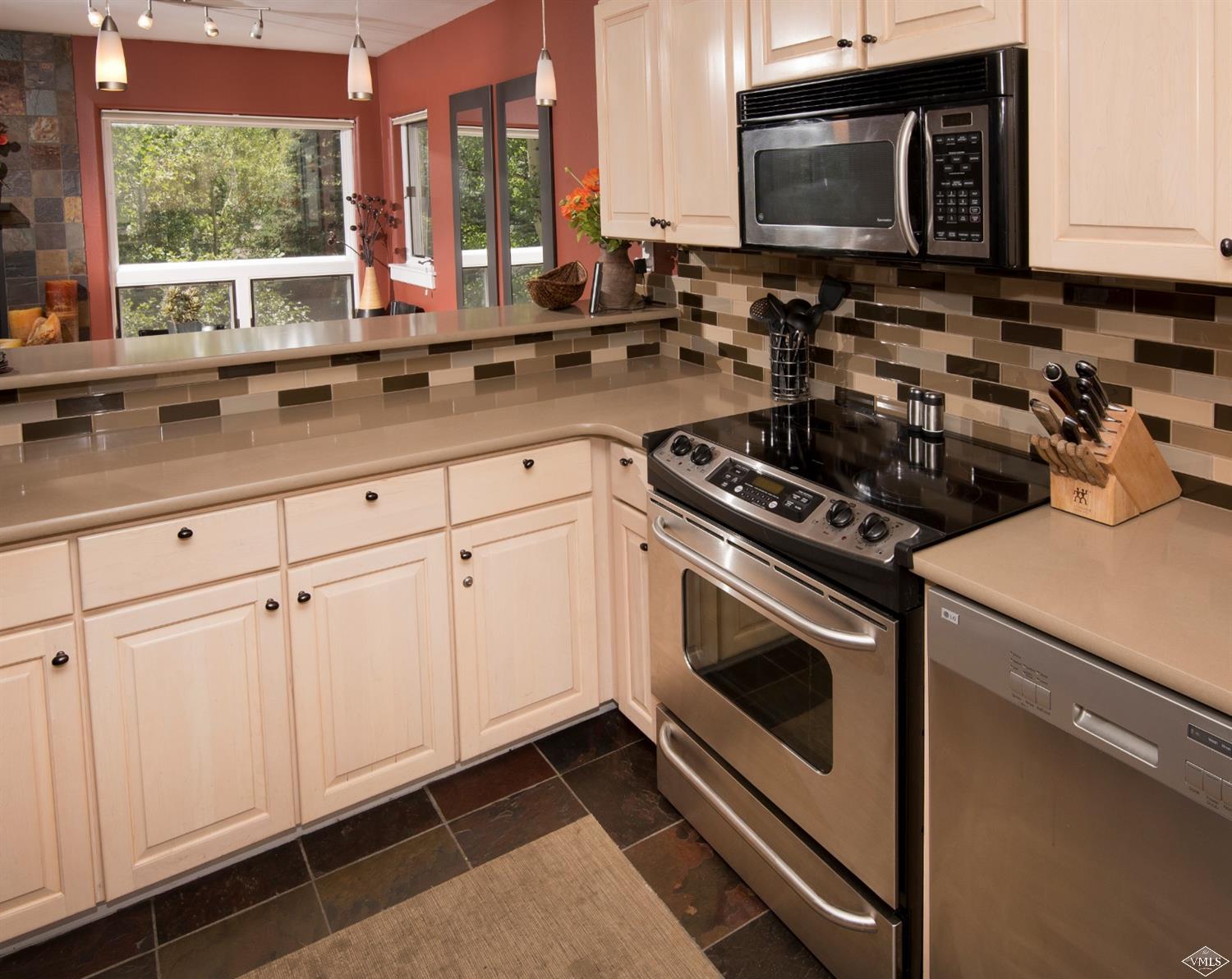 1470 Buffehr Creek Road, Unit 11 Vail, CO 81657 - Photo 8 of 16 Additional Photo