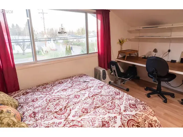 $615,000 | 207 West D Street, Springfield, OR 97477