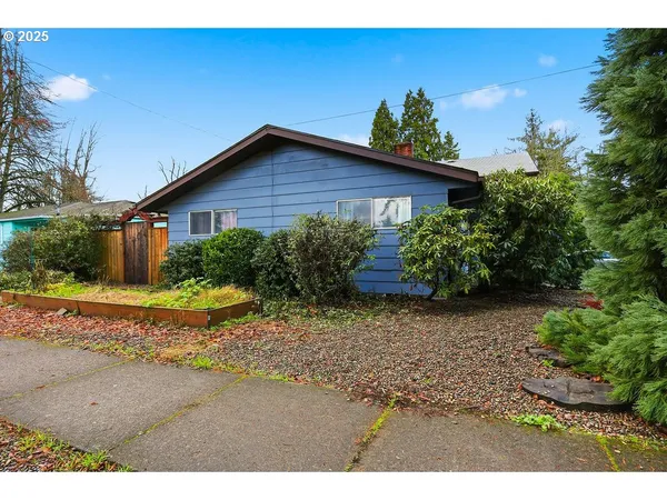 $615,000 | 207 West D Street, Springfield, OR 97477