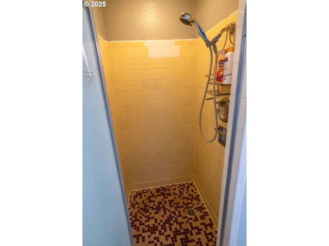 $615,000 | 207 West D Street, Springfield, OR 97477