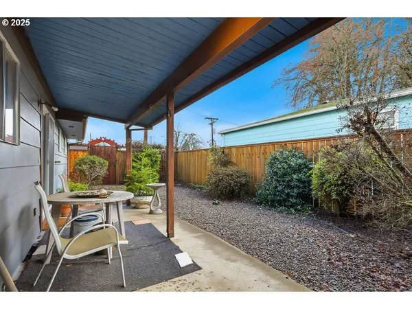 $615,000 | 207 West D Street, Springfield, OR 97477