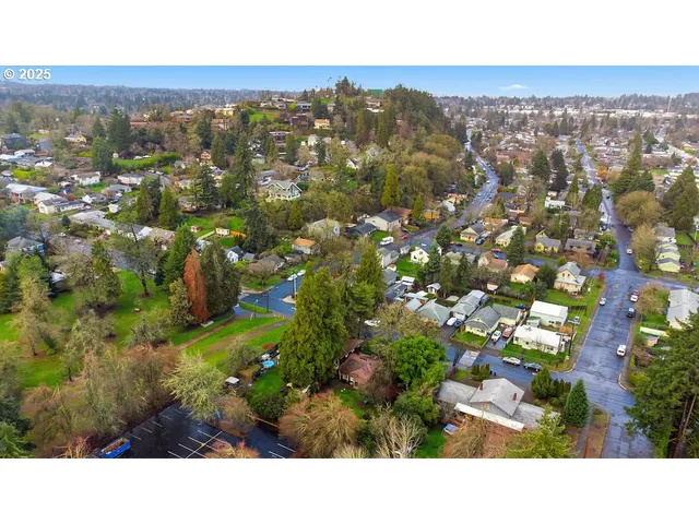 $615,000 | 207 West D Street, Springfield, OR 97477