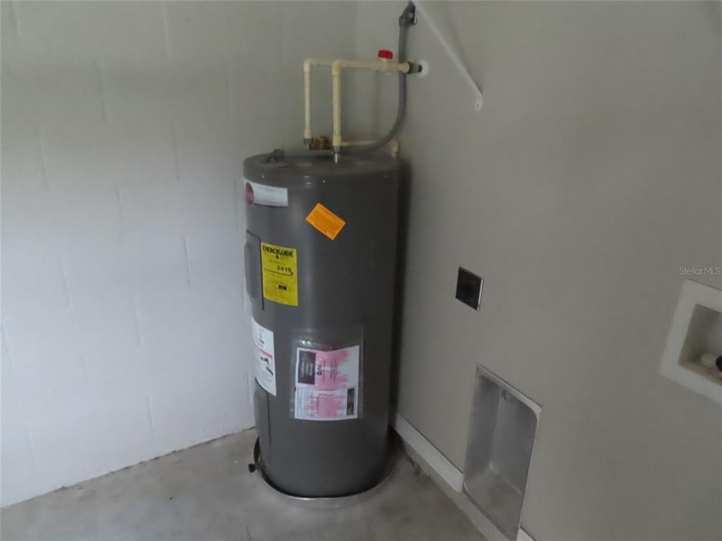 2501 Shirah Road Auburndale, FL 33823 - Photo 17 of 17 a close view of sink and tap